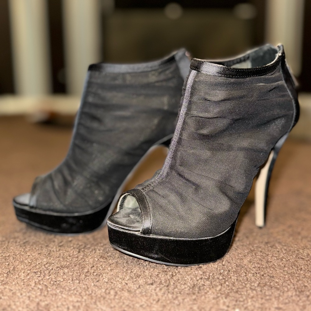 Used | Chinese laundry heels